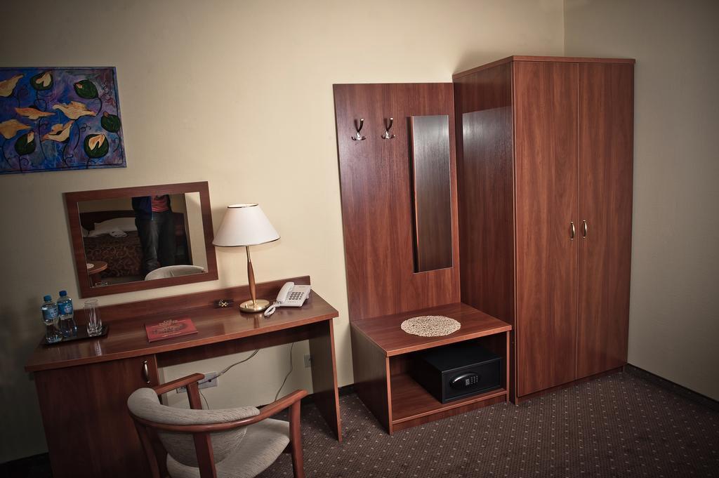 Hotel Wityng Слесин Номер фото