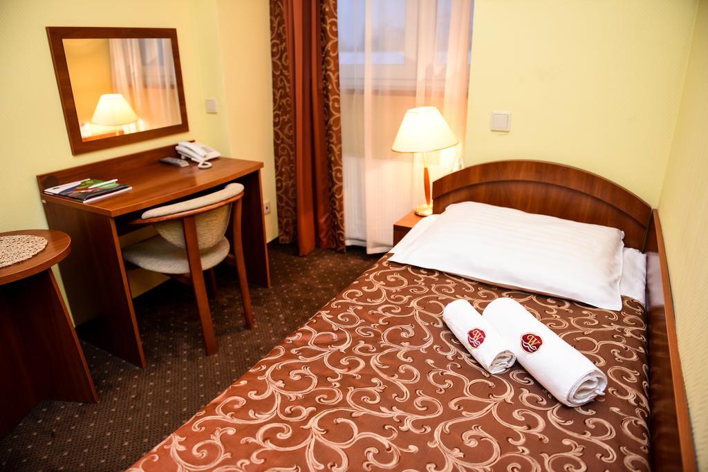 Hotel Wityng Слесин Номер фото