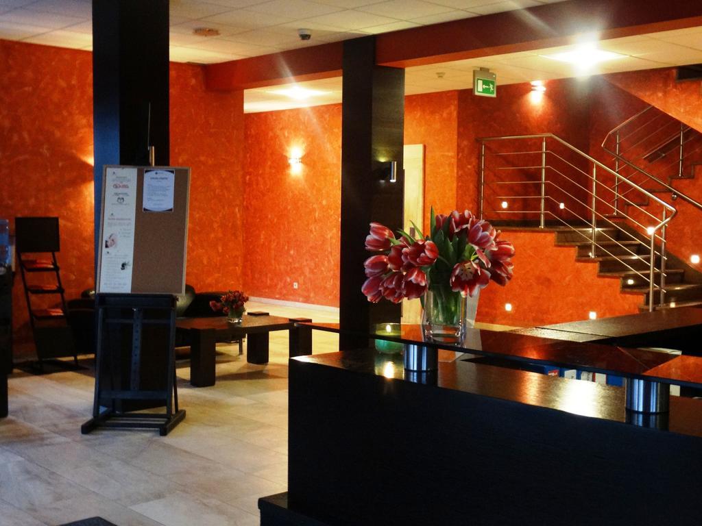 Hotel Wityng Слесин Экстерьер фото